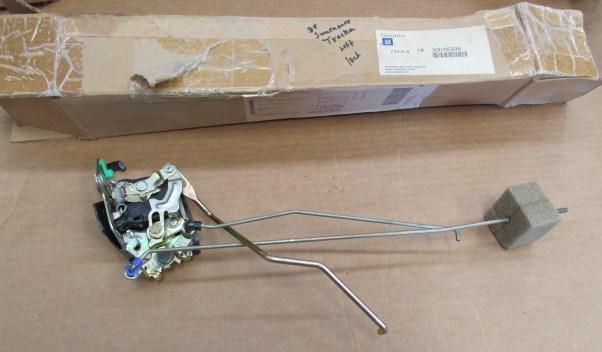 Nos 96 97 98 tracker sunrunner left lock assembly  30016208