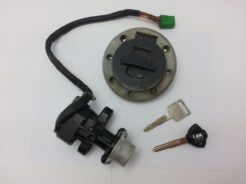 00 01 02 03 gsxr 600 / 750 / 1000  ignition lock & gas cap with key 