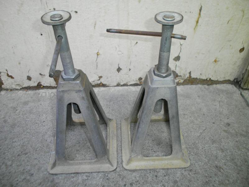 Aluminum rv jack stands supports stabilizers, used but functional and undamaged