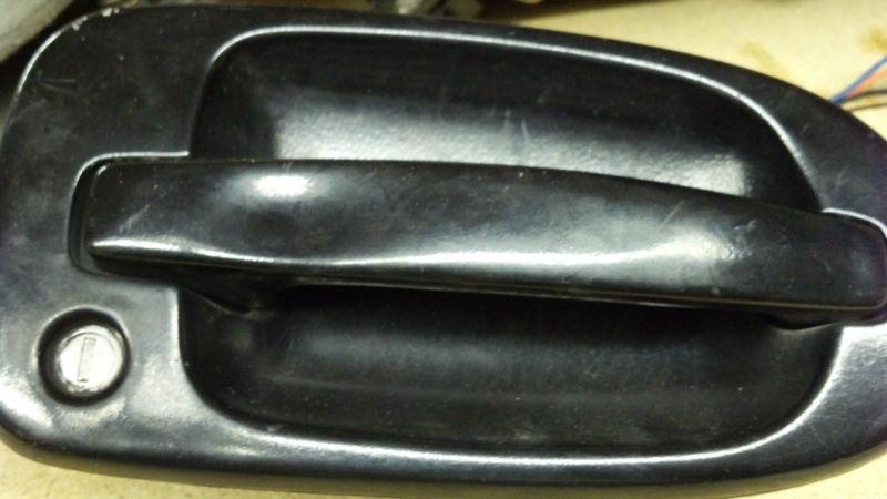 97-03 montana silhouette venture passenger front outer exterior door handle