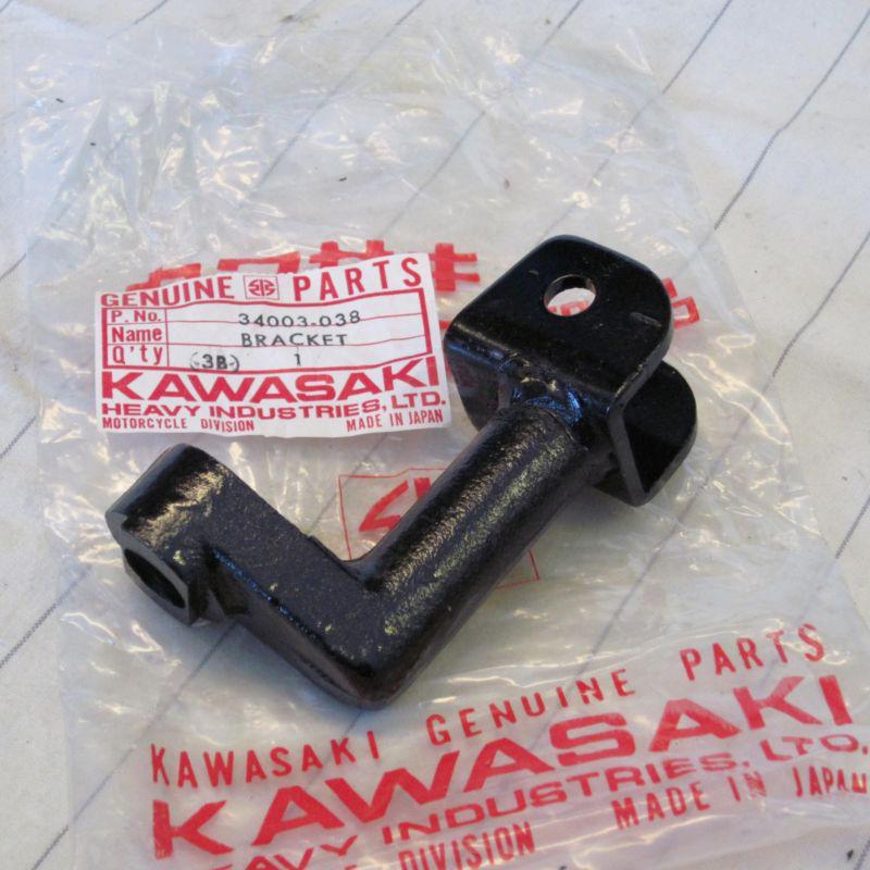 Kawasaki h1 d e f 1973-1975 left side footrest bracket holder step 34003-038 nos