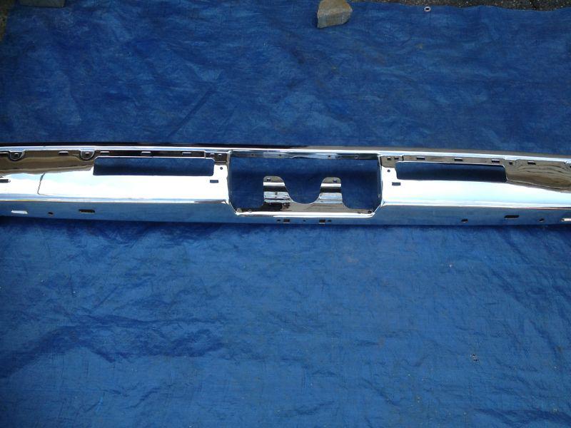 1984-89 lincoln continental rear bumper. ( plated ) 