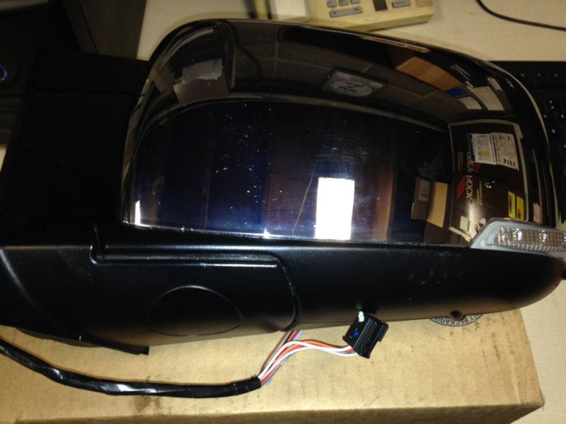 2012 chrysler town & country drivers outer mirror assembly #68029211ai