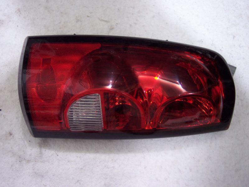 2005 chevy silverado left taillight