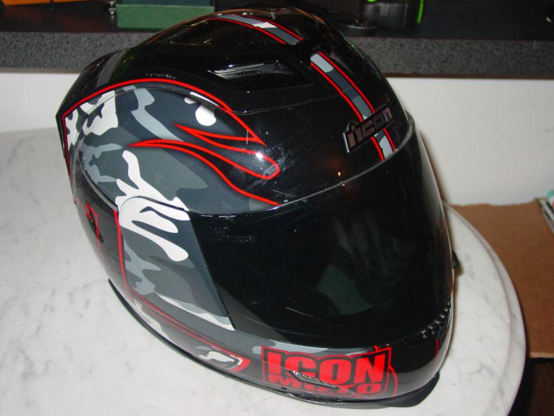 Icon moto "number 7" black/red flames motorcycle helmet! size m $399.00 