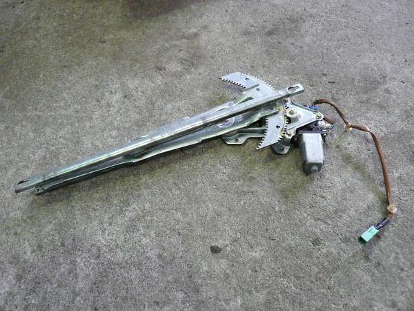 Honda mobilio spike 2003 front left door regulator [8913220]