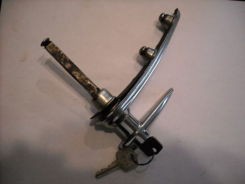 Austin-healey 100 and 100s trunk lid locking handle with keys near nos