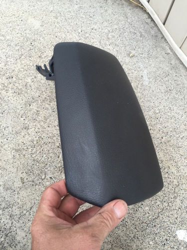 01-04 volvo s60 - center console storage lid armrest black oem