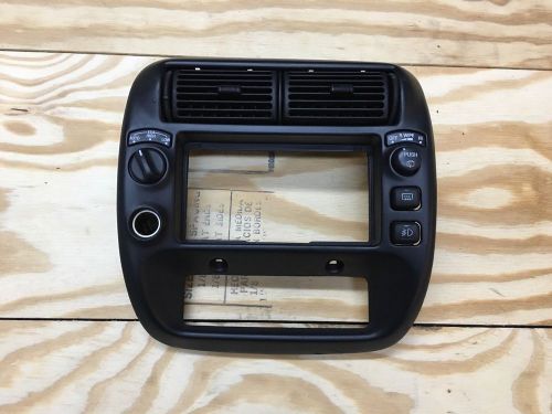 95 96 97 98 99 00 01 explorer mountaineer ranger radio dash bezel w/4wd fog