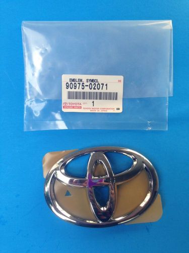 Brand new - toyota emblem, symbol part# 90975-02071