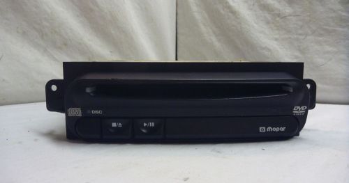 02-07 dodge caravan chrysler town &amp; country mopar dash cd dvd 05080685aa pz031