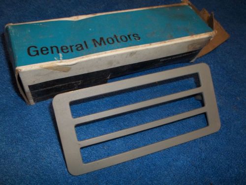 Nos 1971 72 73 oldsmobile 88 98 side marker bezel