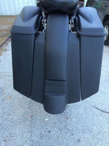 Stretched 6&#034; saddlebags, 6.5 lids and rear fender  harley 1997-2008 flh