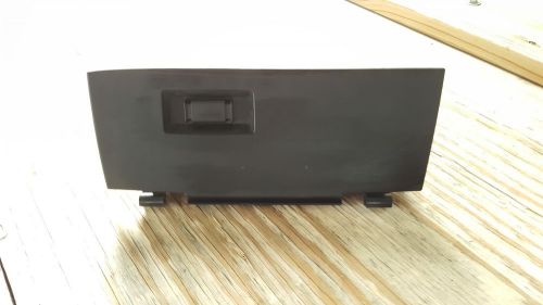 03-05 bmw z4 roadster e85 glove box compartment