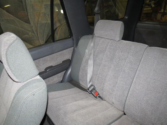 1990 toyota 4 runner rear seat belt & retractor only rh passenger gray