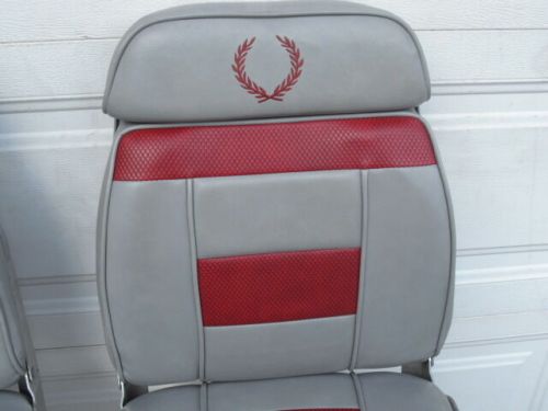 Nice set of attwood red-grey bass/fish/ski boat seats &amp; pedestal mounts $39.99