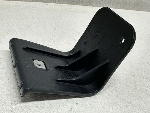 T40833 2017-2020 buick encore front door panel mount support bracket lh 95270986