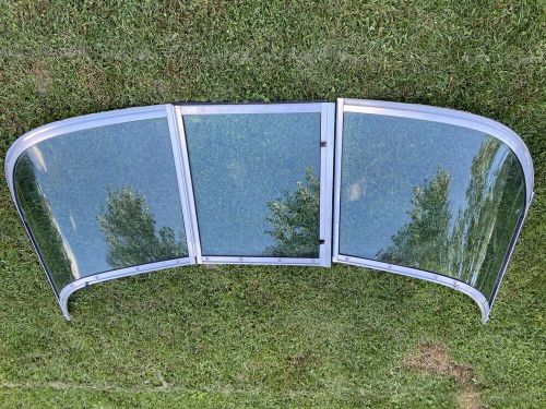 Complete curved windshield 22 foot sea ray taylor made