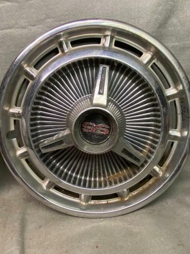 Vintage 14&#034; chevrolet ss impala 1965-66 super sport hub caps (2)