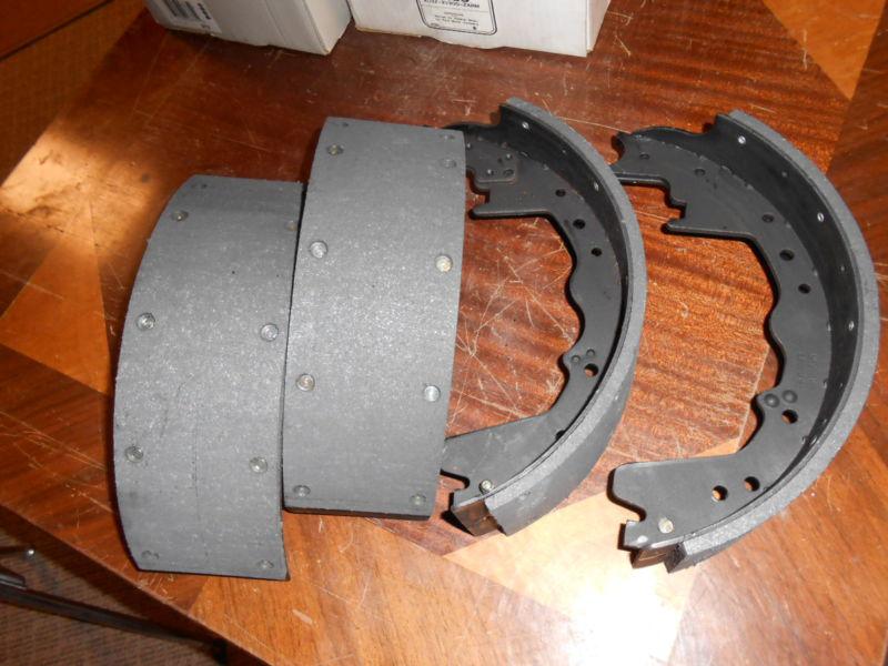 Nos.  90-97 ford f350,e350  rear brake shoes  xu2z-2v200-abarm or mc br101 oem.