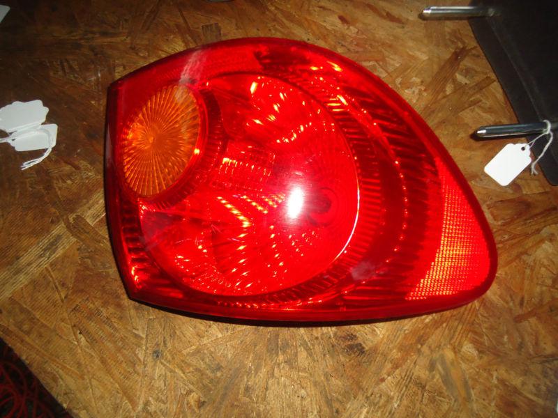 Driver left side tail turn brake light assembly toyota corrola 2000-2005 14087