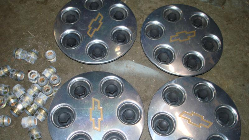 Set 4  chevrolet silverado tahoe cap 15004143 6 lug -24 lugbolts-scratches-as-is