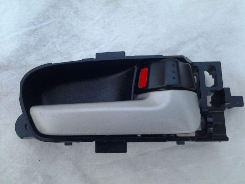 06-12 suzuki grand vitara - door handle - right