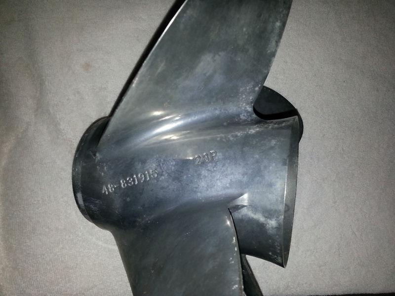 Merc cruiser 48-931916 bravo 1 propeller, prop 28 pitch with shaft insert