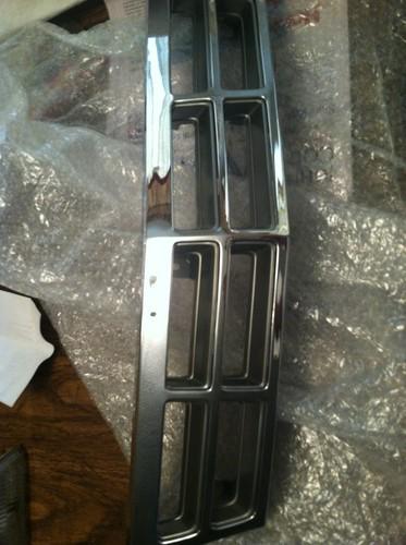 87 88  ford thunderbird grille chrome new!!!!  fast shipping