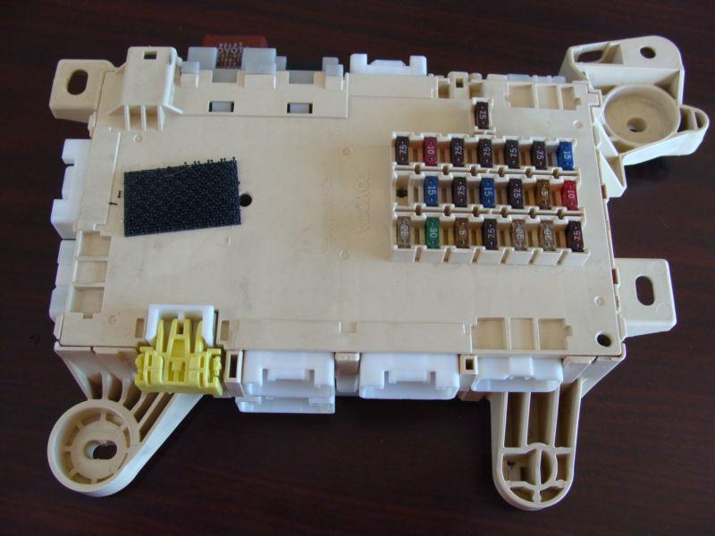 01 - 03 lexus ls430 right side fuse junction box oem 