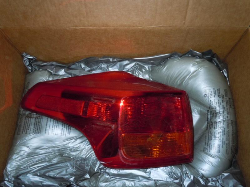 2013 toyota rav 4 left tail lamp