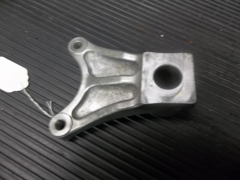 02 suzuki bandit 600 s - rear brake caliper mount bracket