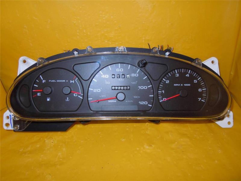 03 taurus sable speedometer instrument cluster dash panel gauges 92,607