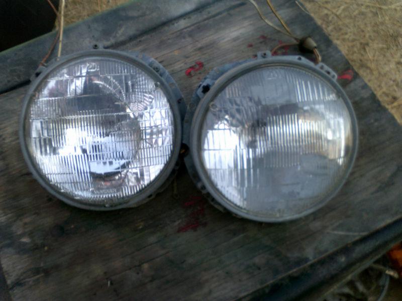 Vw bug headlight buckets with bulbs