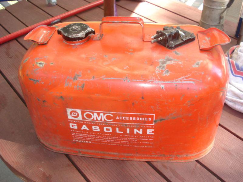 Vintage outboard 5 gallon metal gas tank, omc metal gas tank