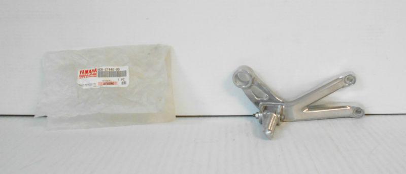 1999/2000/2001/2002 yamaha yzfr6 right hand rear footrest assy 2, nos (*1270*)