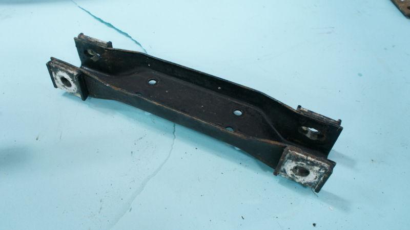 1968 chevy corvette chevrolet l79 stingray 327 c3 sprng cross member clamp brk