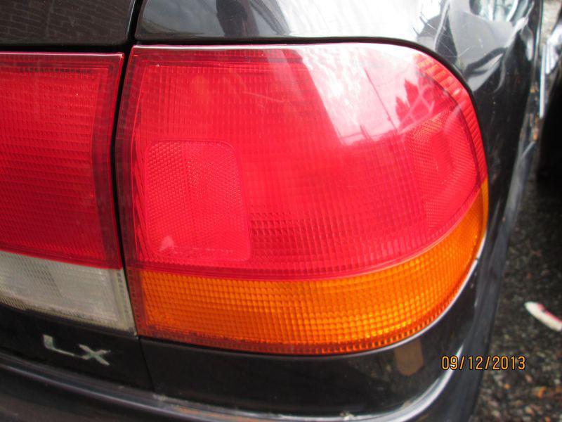 96 97 98 honda civic 4dr sedan right outer tail light