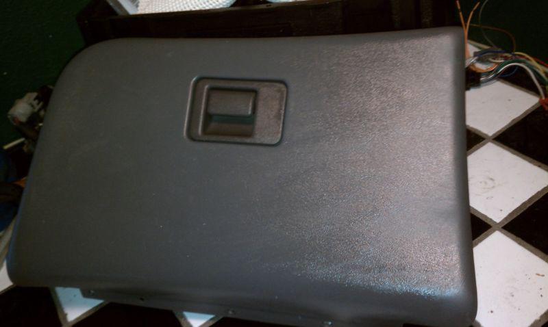 00 01 02 03 04 05 06 07 ford taurus mercury sable glove box