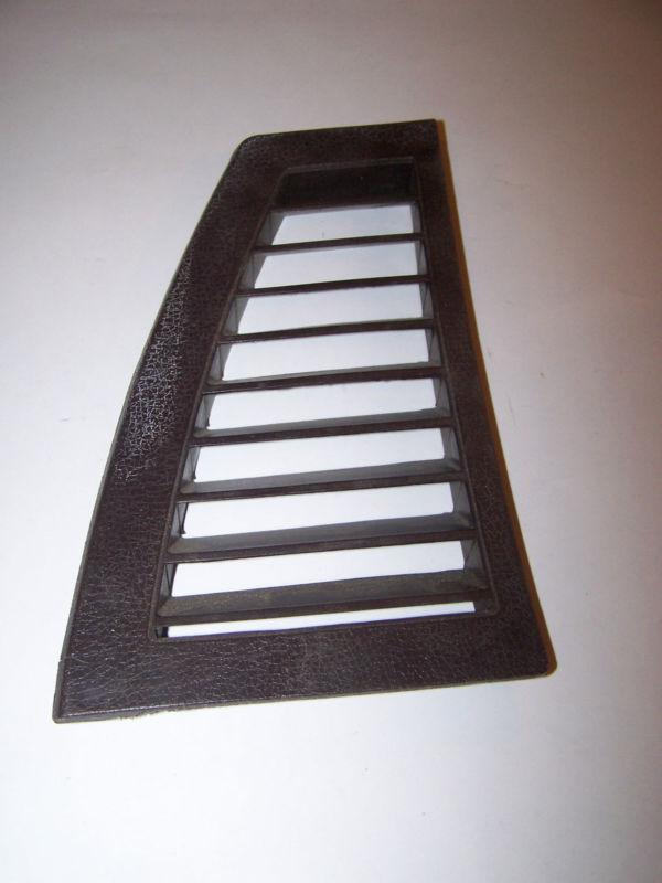 Yamaha excel iii hood vent louver