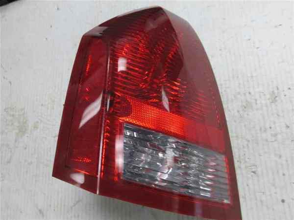 05 06 07 chrysler 300 left tail lamp oem