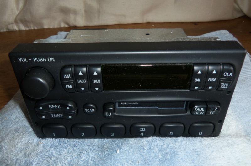 98-04 ford f150 ranger crown victoria radio cassette 3l3t-19b132-aa -- 01 02 03 