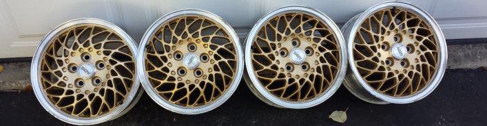 Pontiac grand prix wheels gold (set of 4)