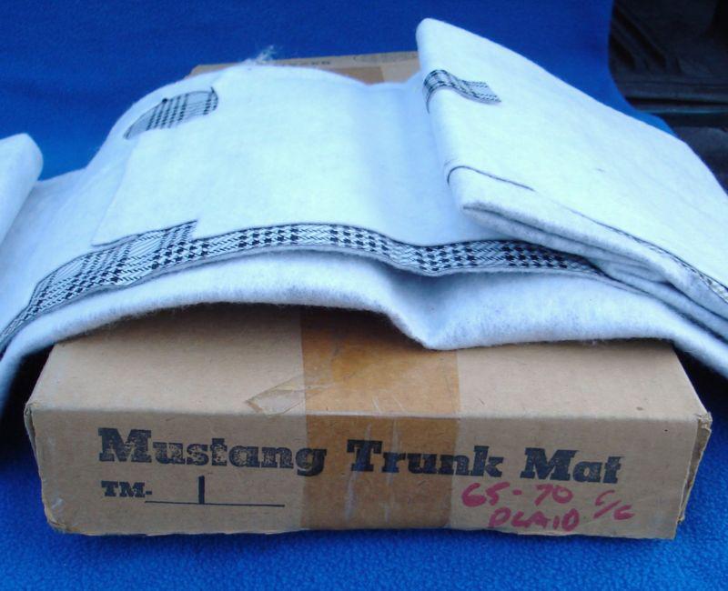 Mustang trunk mat - plaid - vinyl - fits 1965 to 1970 - new in box