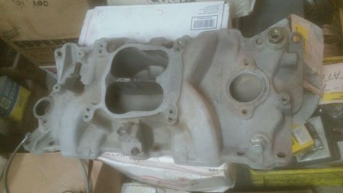 Small block chevy edelbrock performer intake