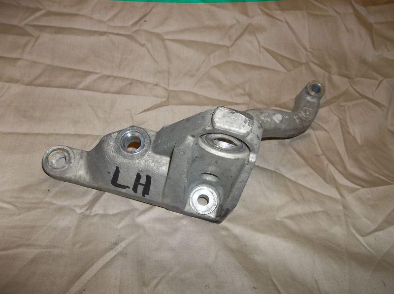 98-04 cadillac seville sts, sls drivers side engine, transmission mount bracket