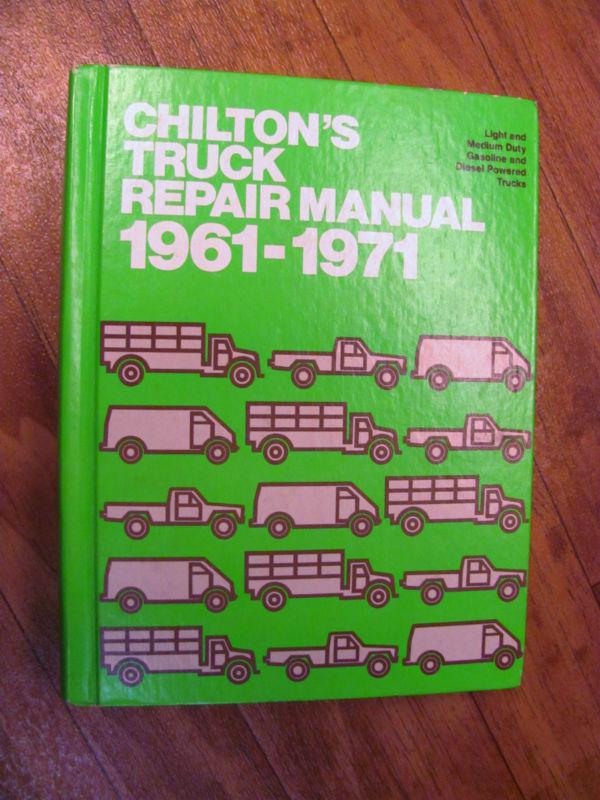 Vintage chilton's truck repair manual  1961-1971 hard cover