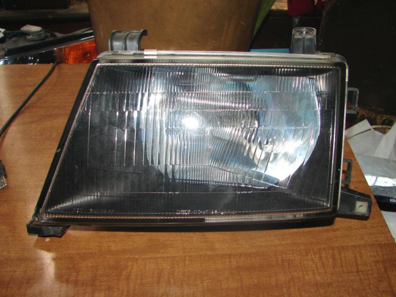 1997 98 99 montero sport headlight oem lh