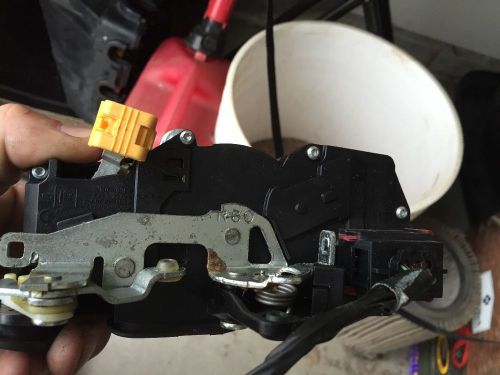 2003-2007 cadillac cts right rear lock actuator