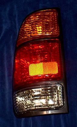 L tail light 2000 2001 2003 2003 2004 tundra 00 02 -04 